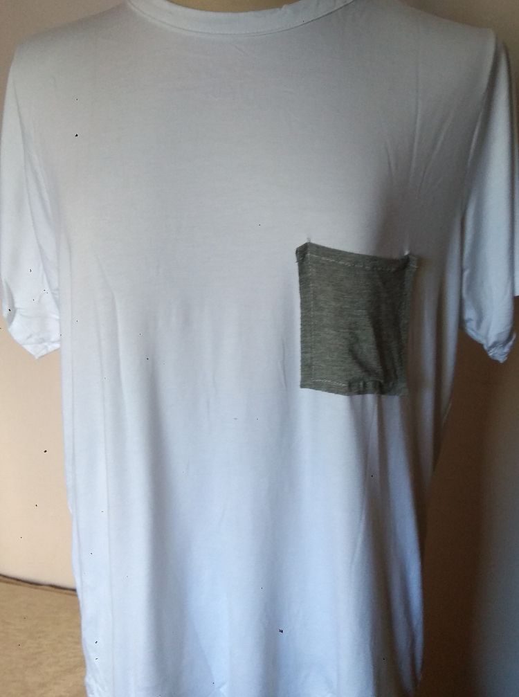 Pijama de hombre short con remera con bolsillo exterior, calidad brasileña.