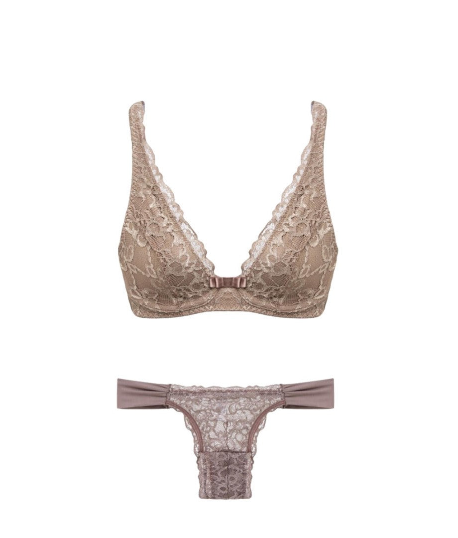 Conjunto Apoena soutien y bombacha Flor, con encaje calidad brasileña.