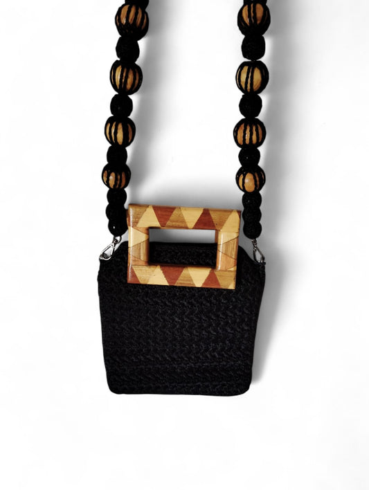 Cartera Artesanal Hilo de Seda Natural con Asas de Madera