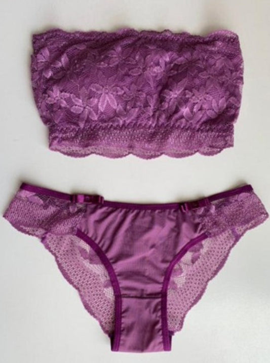 Conjunto top de encaje  Orquidea y bombacha haciendo juego